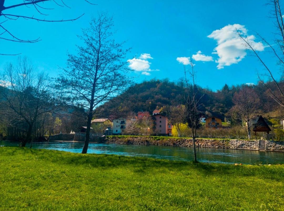 쿨렌 바쿠프 Hacienda Burzic 아파트 외부 사진